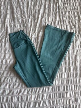Yogalicious Green Lux Madison Crossover Flare Leggings (XS)